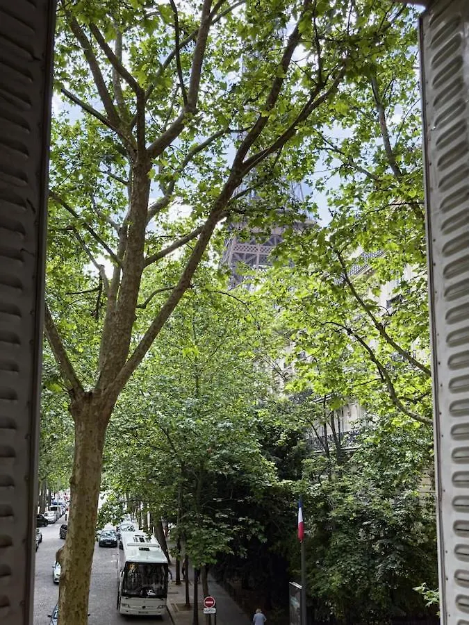 Charming French Style Apartment With Eiffel Tower View Prime Location Near Top Attractions パリ フランス