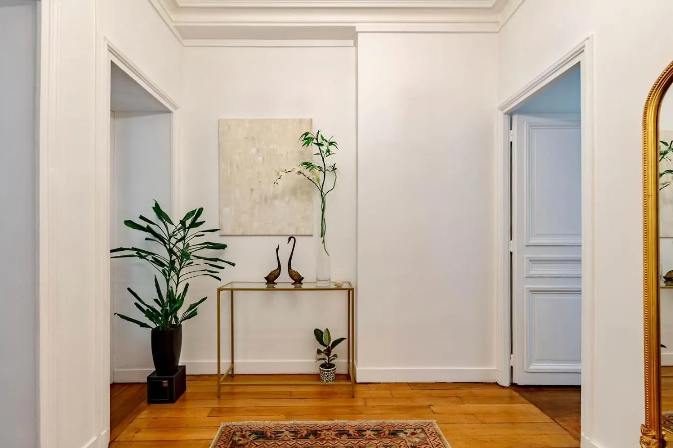 Charming French Style Apartment With Eiffel Tower View Prime Location Near Top Attractions パリ