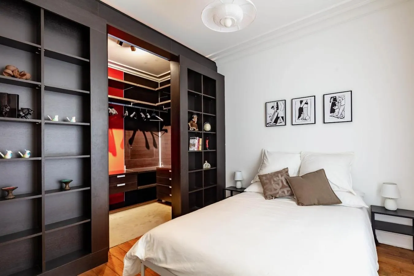 Charming French Style Apartment With Eiffel Tower View Prime Location Near Top Attractions Paris